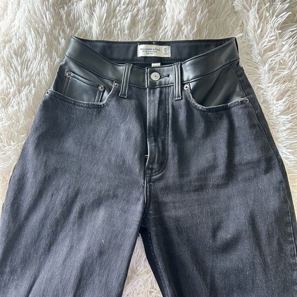 Abercrombie and fitch 90s relaxed jeans